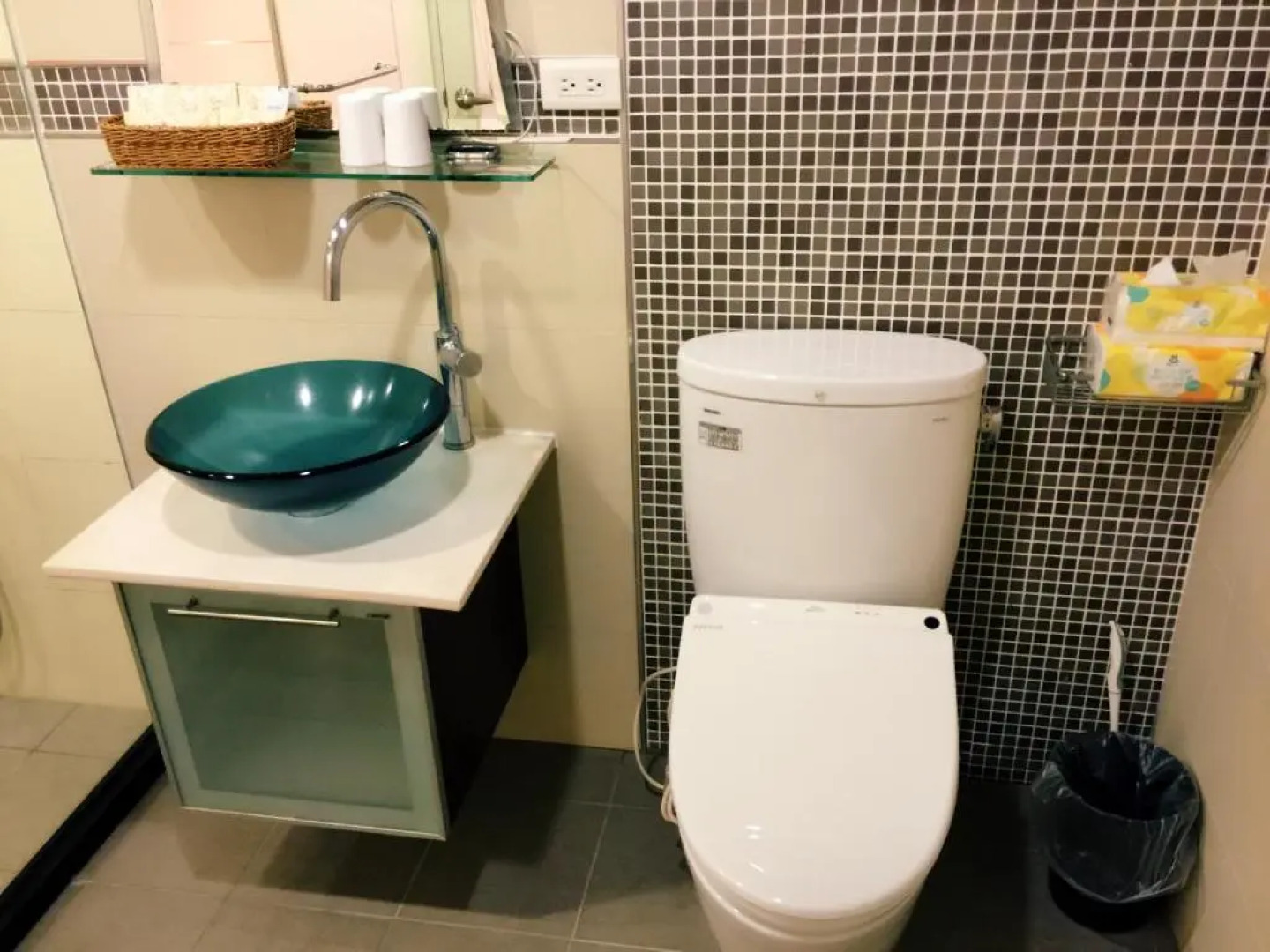 Fall in love Karuizawa Hostel