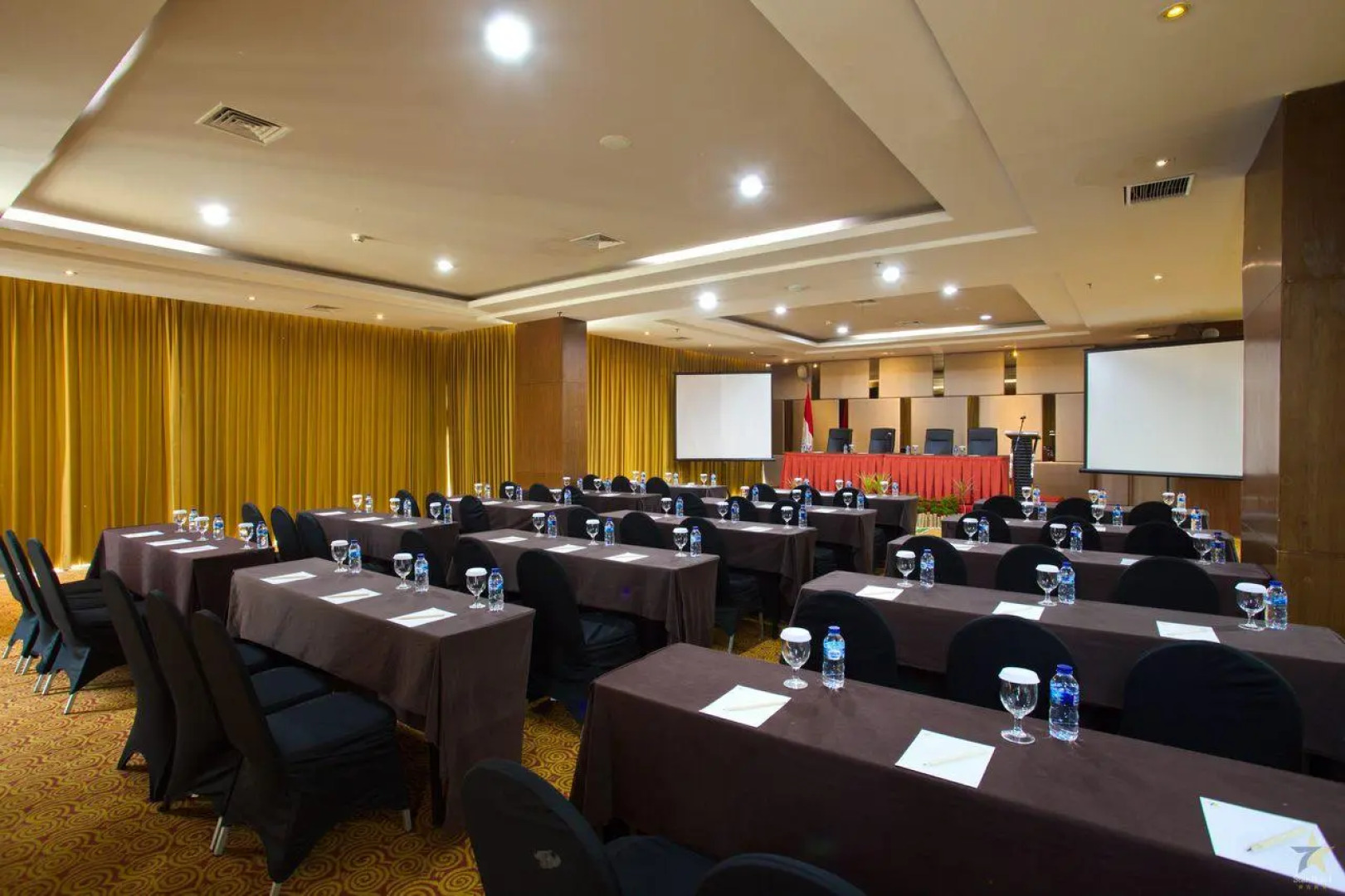 Horison Ultima Semarang