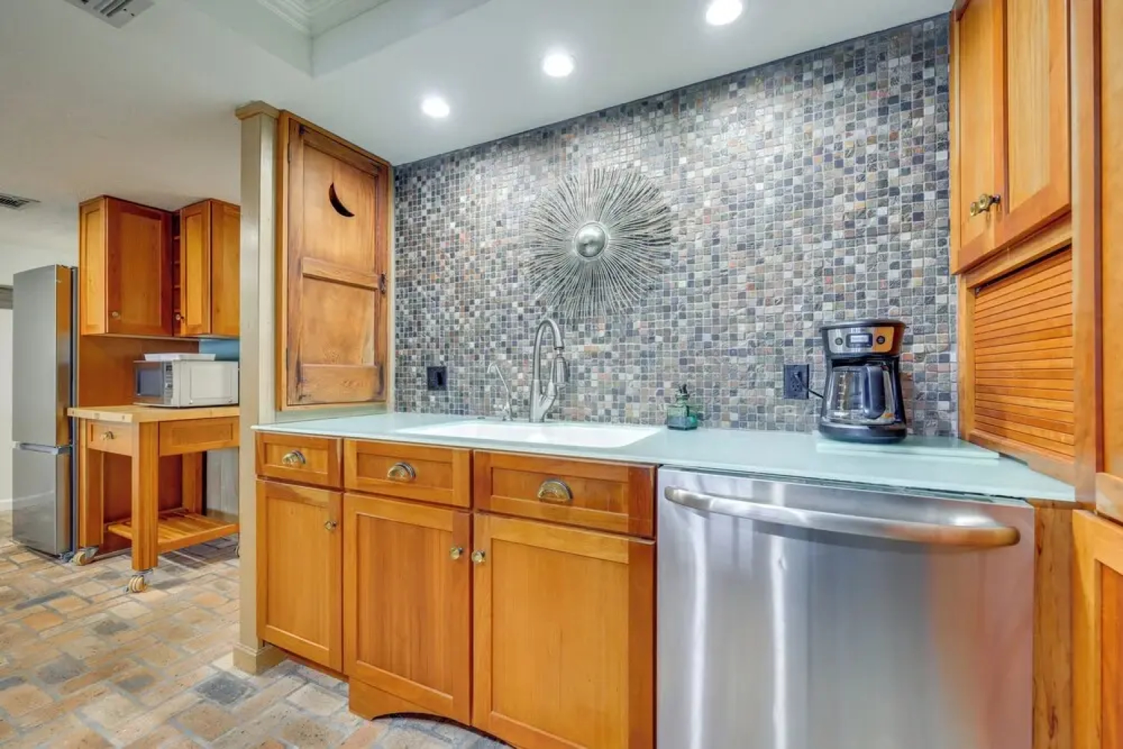 River-view Condo w/ Boat Slip in Welaka!