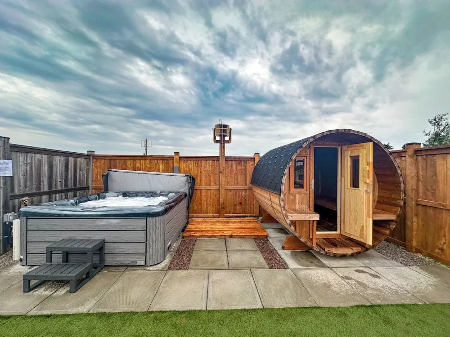 Cavendish Bosom Buddies Cottage Resort