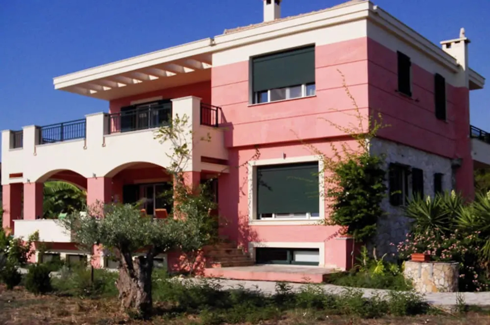 Villa Mitis - A Bohemian Private Pool Retreat