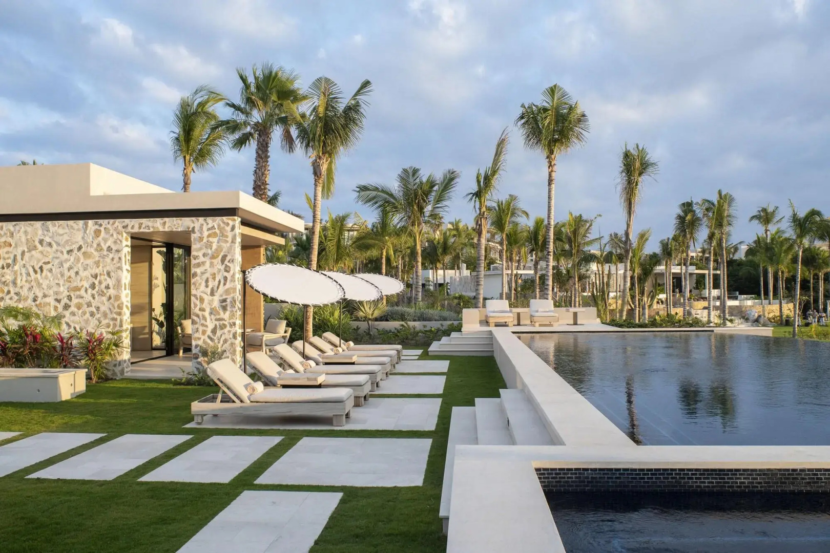 Susurros del Corazón, Auberge Collection