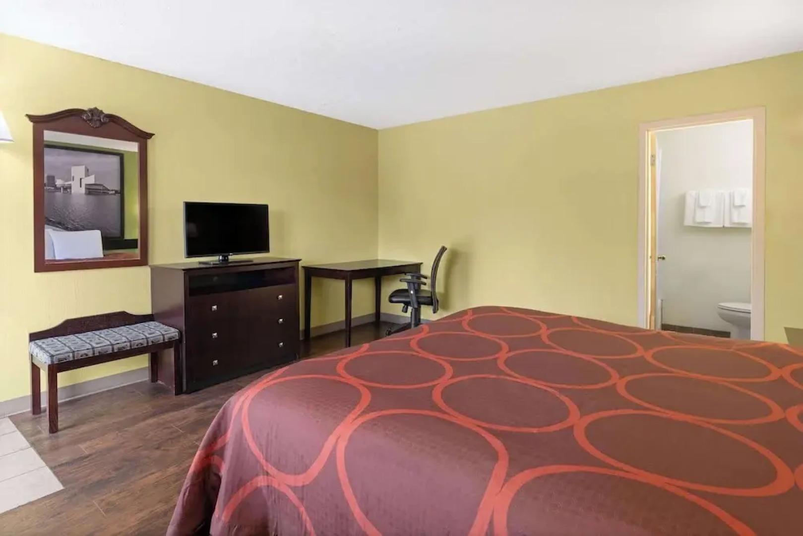 Super 8 by Wyndham Youngstown North