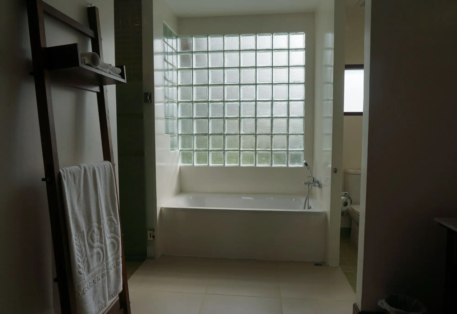 Bansaeo Garden and Resort