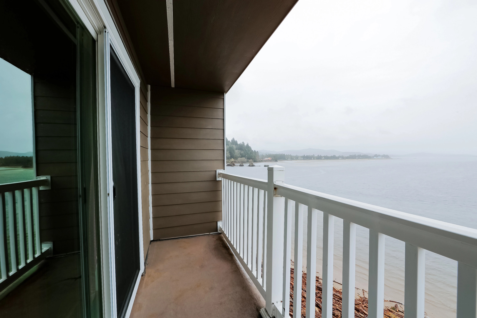 Siletz Bay Beachfront Hotel by OYO Lincoln City