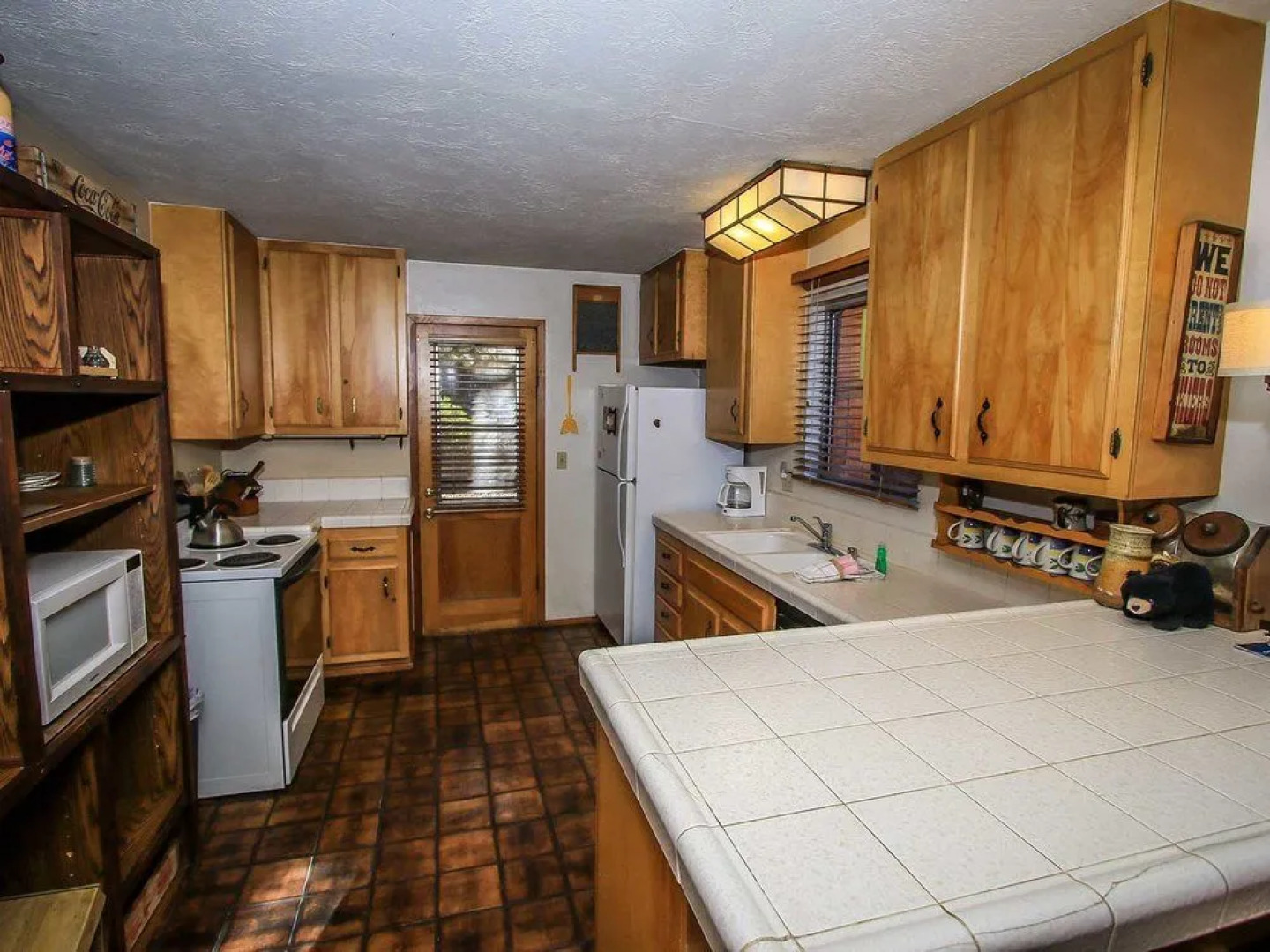 Popko's Place 1426 by RedAwning