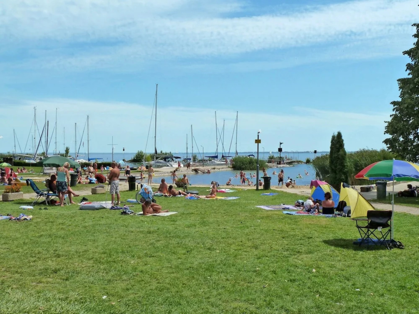 Balatontourist F red Balatonf red