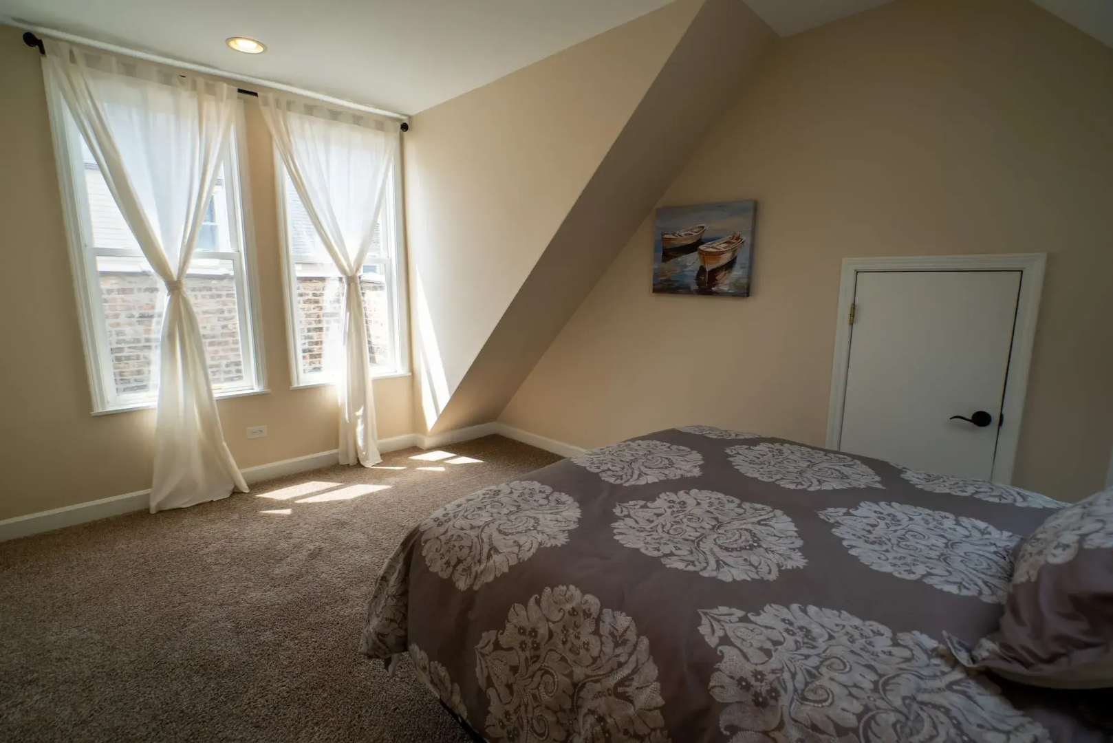 Roscoe Village Guesthouse
