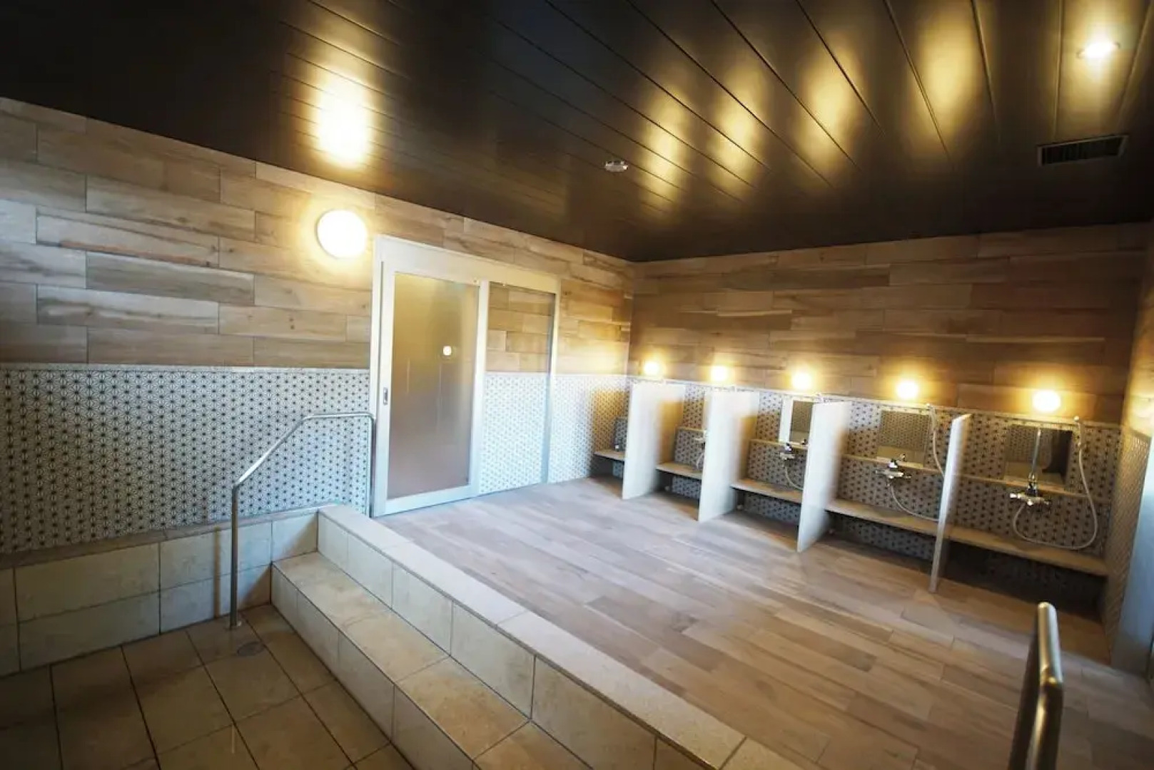 Kyou Gohan to Rotenburo no Yado Yunohanatsukiya