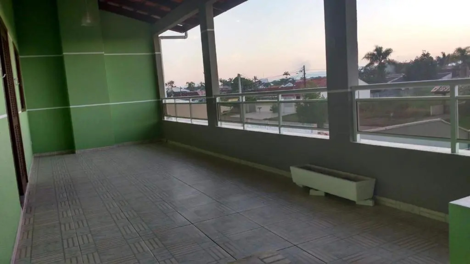 SOBRADO Barão do Cerro Azul -Guaratuba- 14 pessoas e 4 quartos