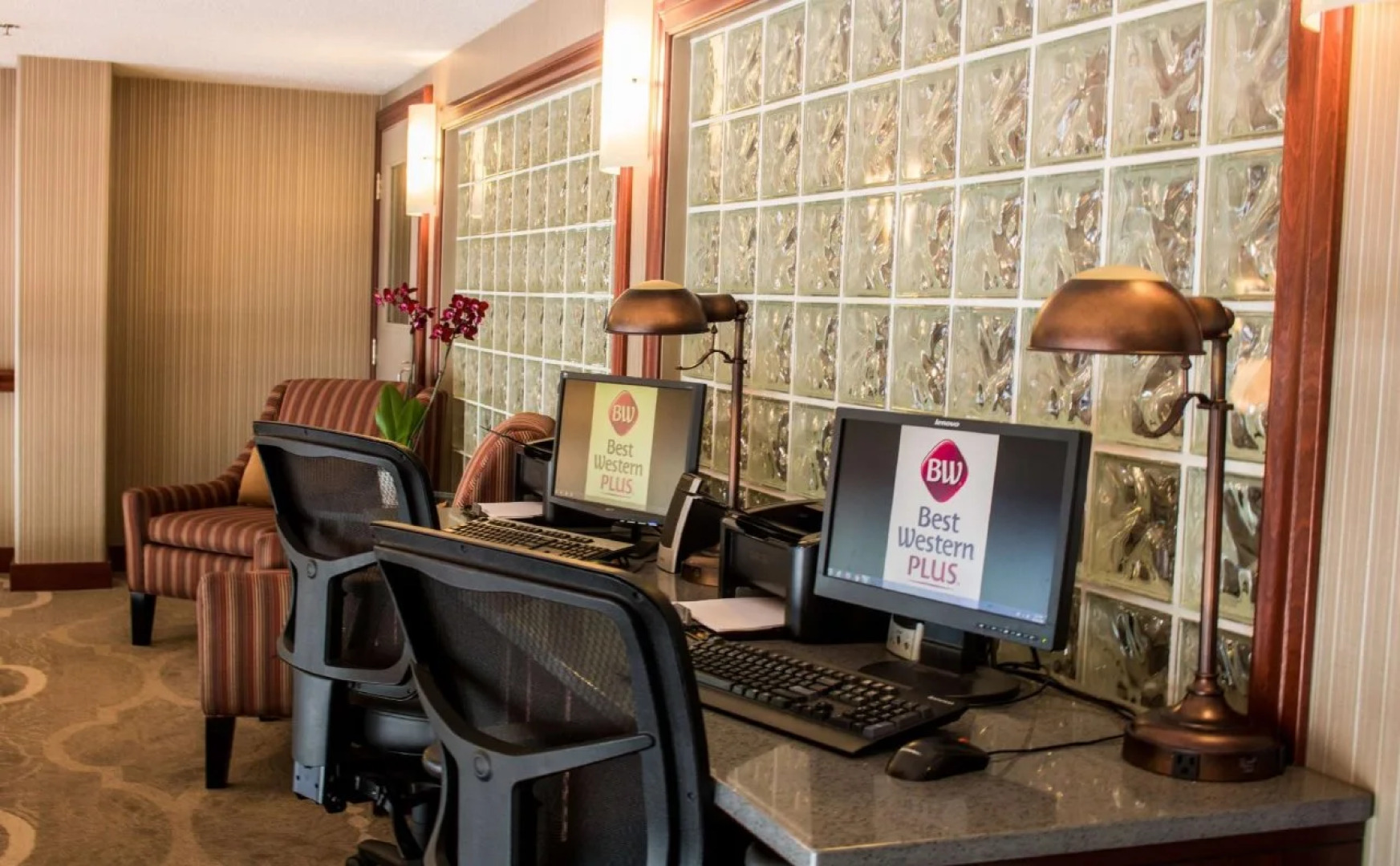 Best Western Plus Baker Street Inn