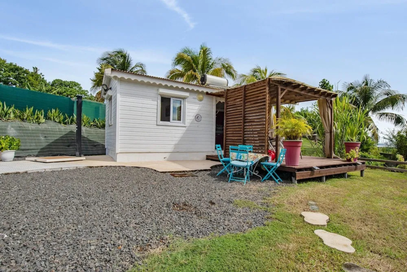 Bungalow With one Bedroom in Petit Bourg, With Pool Access, Enclosed G