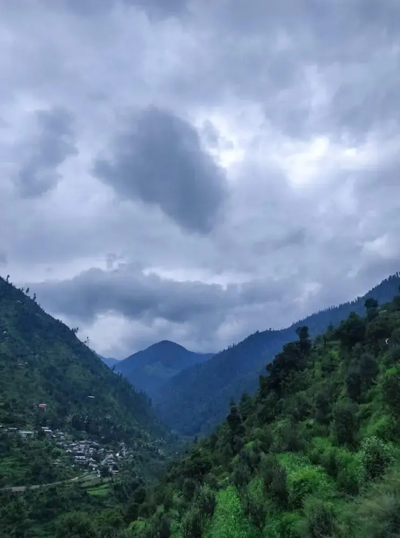 Kefi Bakehouse & Stays Tirthan