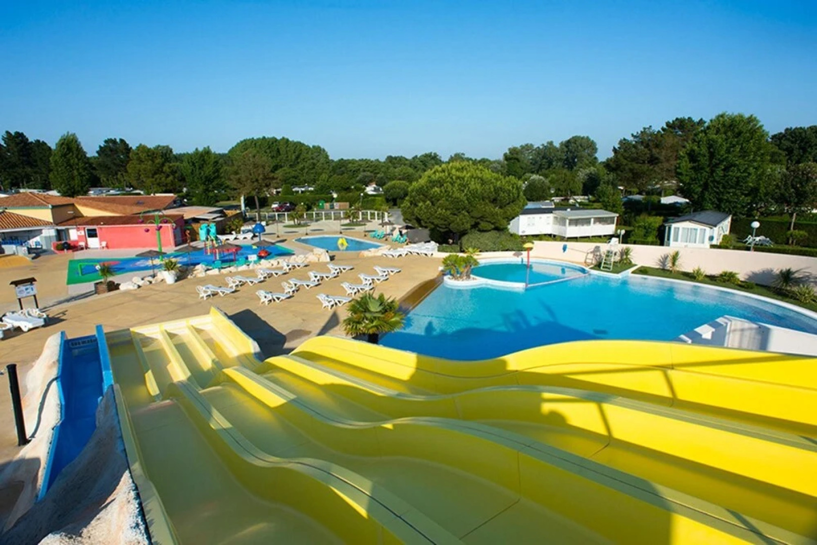 Property With 3 Bedrooms in Les Mathes, With Pool Access, Furnished Te