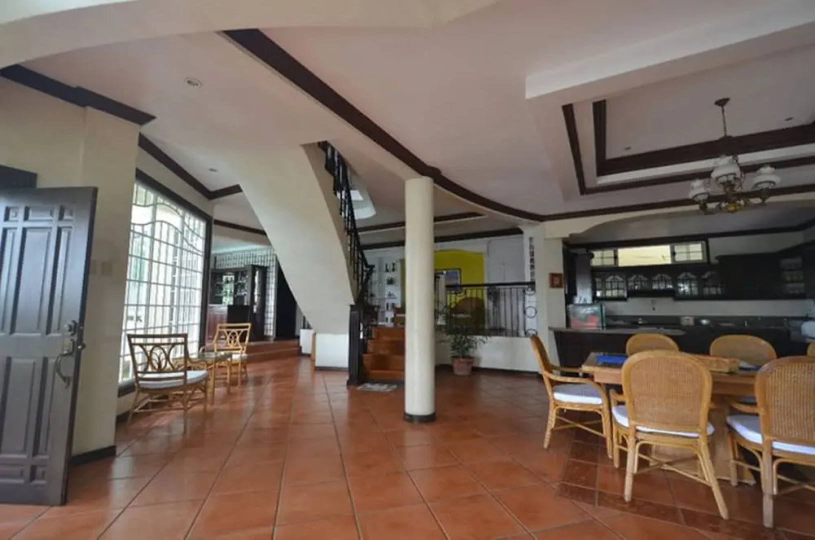 Robinland Vacation Home Badian