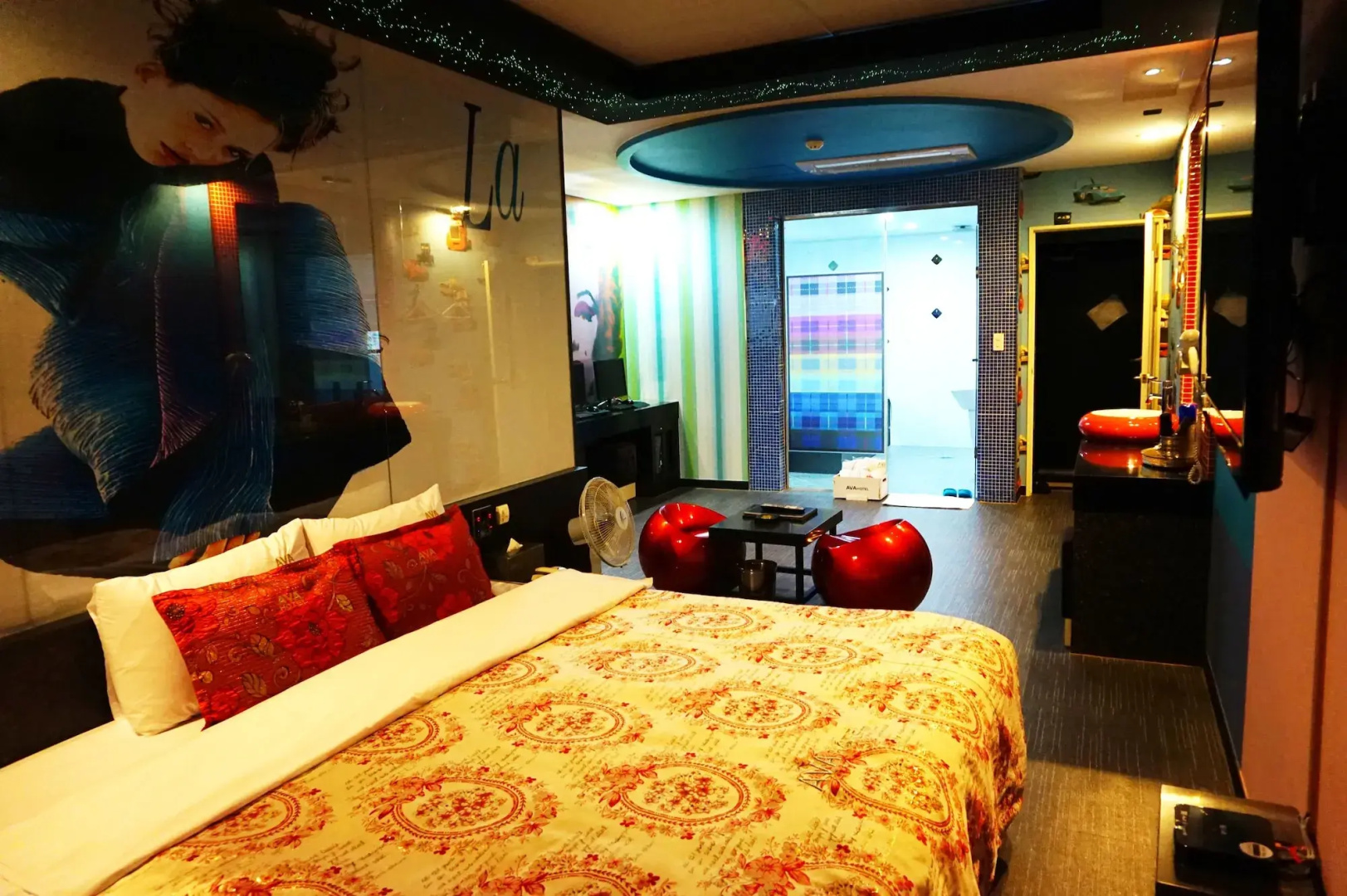Ava Hotel