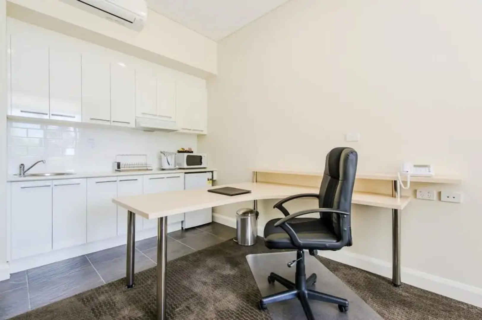 Belconnen Way Hotel