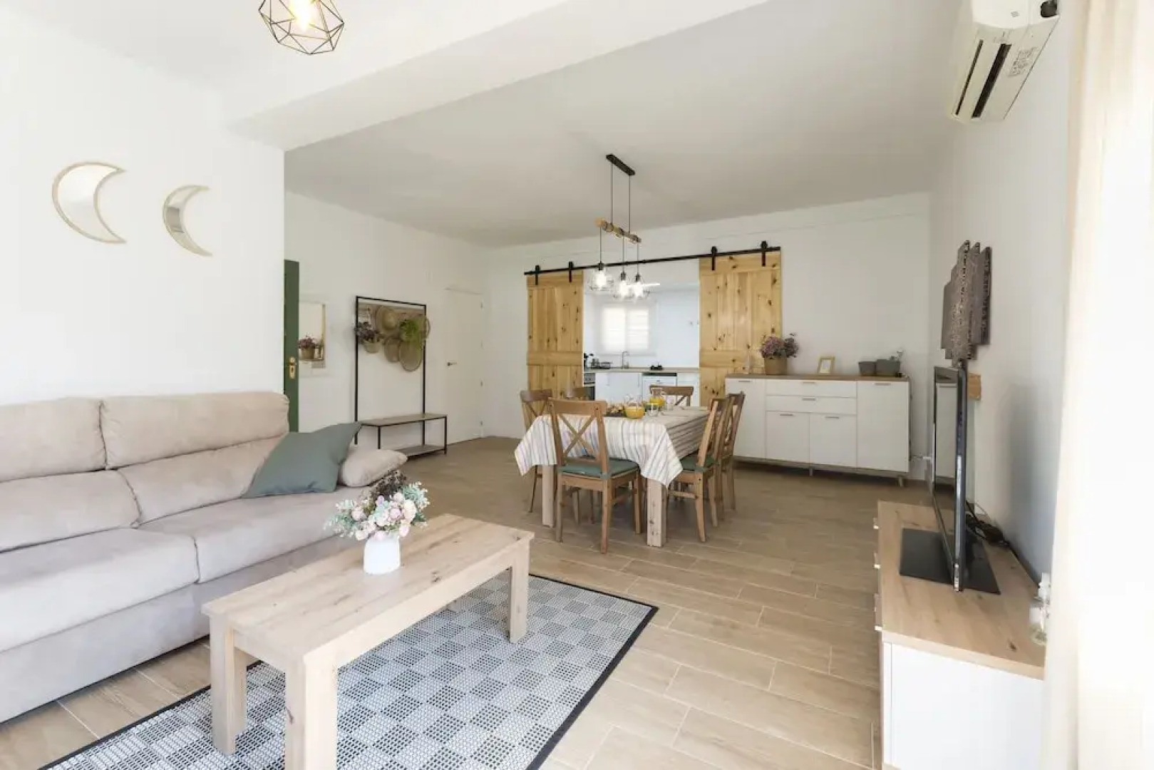 Cova De L Aire in La Drova