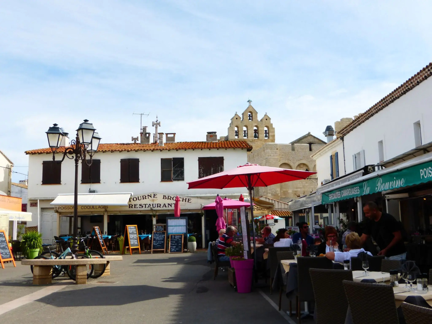 Country House With Private Terrace, Beaucaire