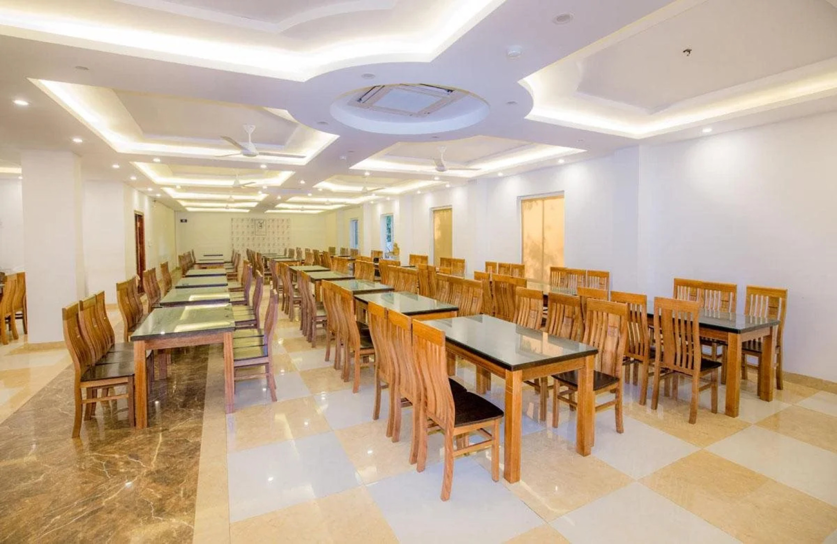 Avenue Hotel Sam Son