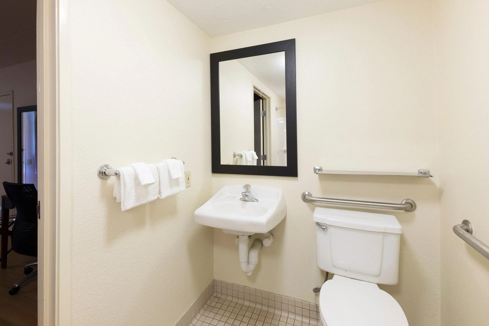 Red Roof Inn PLUS+ West Springfield