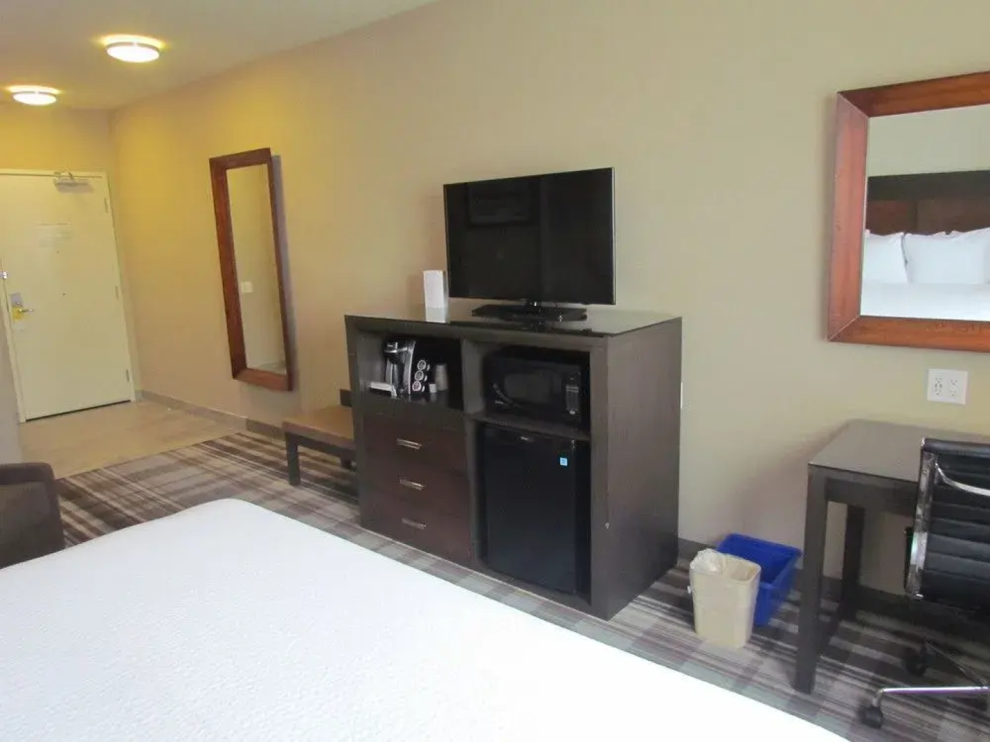 Days Inn and Suites Airdrie