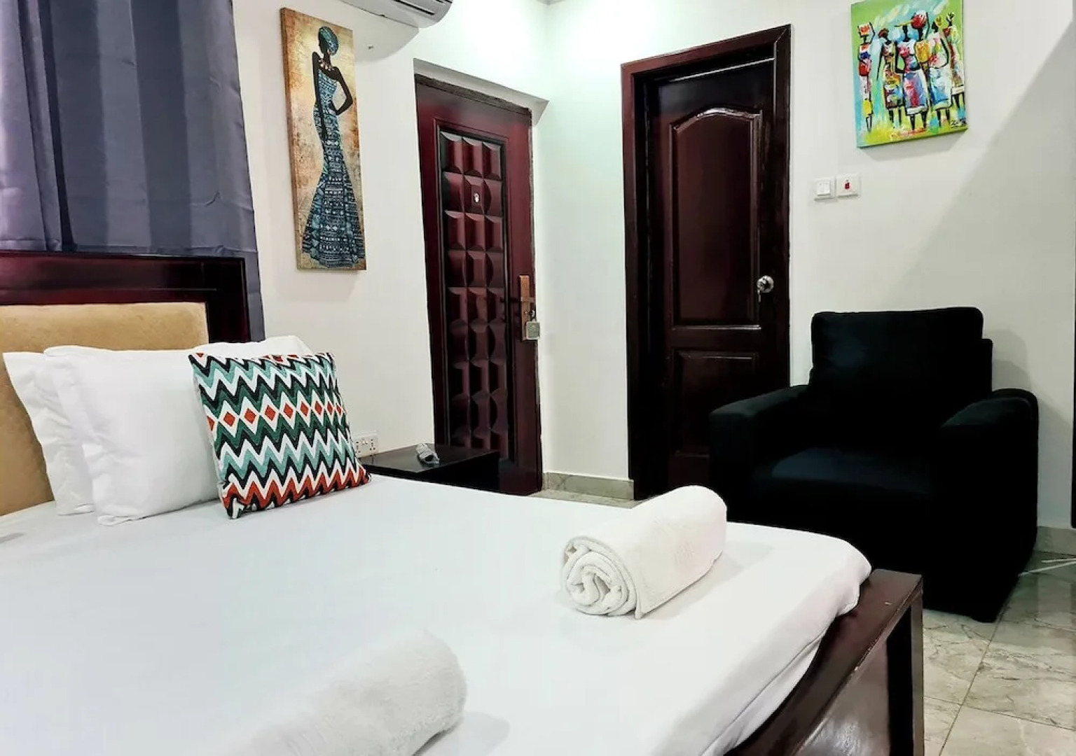 Charming Quiet & Cozy Close to Highway