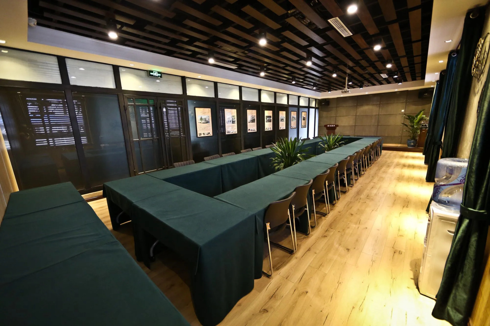 Nostalgia Hotel Near Beijing Panjiayuan Antique Market