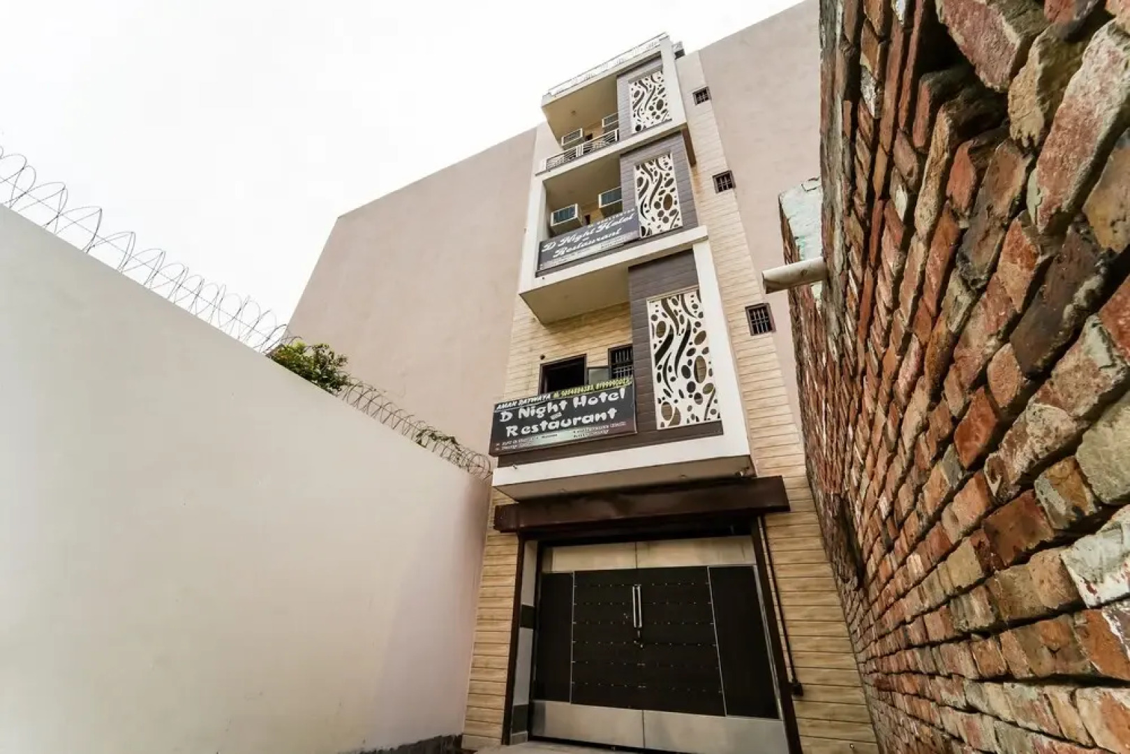 SPOT ON 61934 D Night Hotel