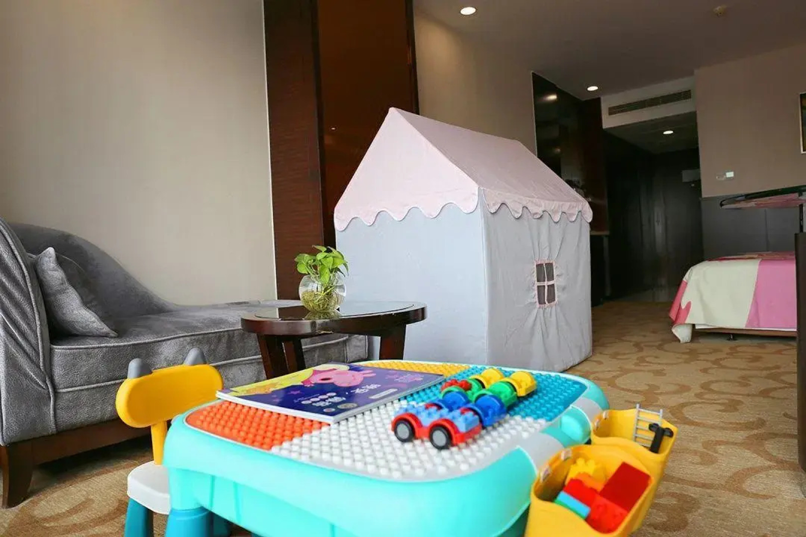 Cenbest Jinling Grand Hotel