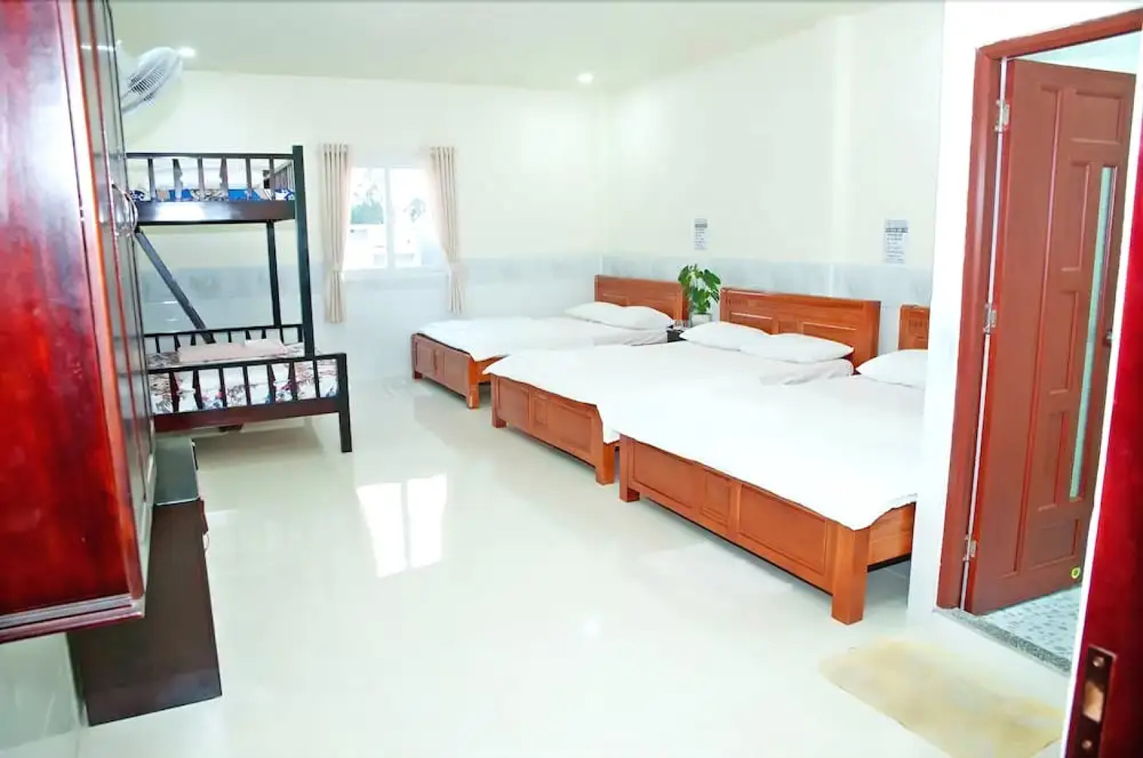 Nha Nghi Thoai Chau 3