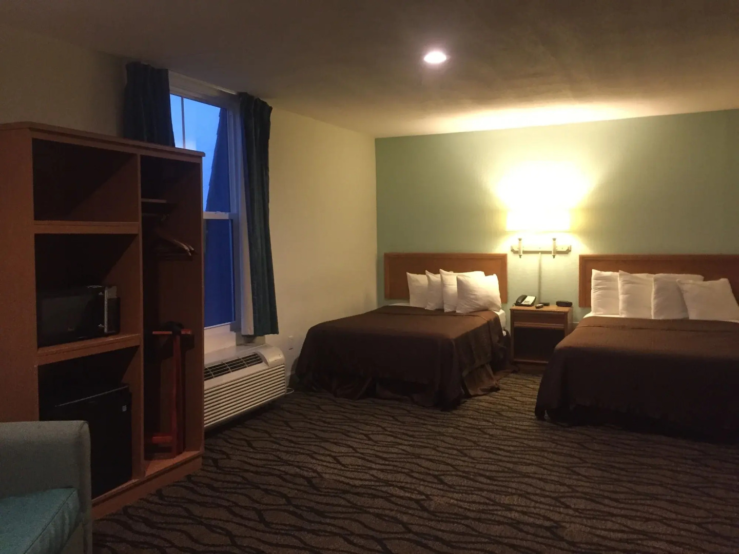 Ocean Sands Beach Boutique Inn - Stay At the Beach