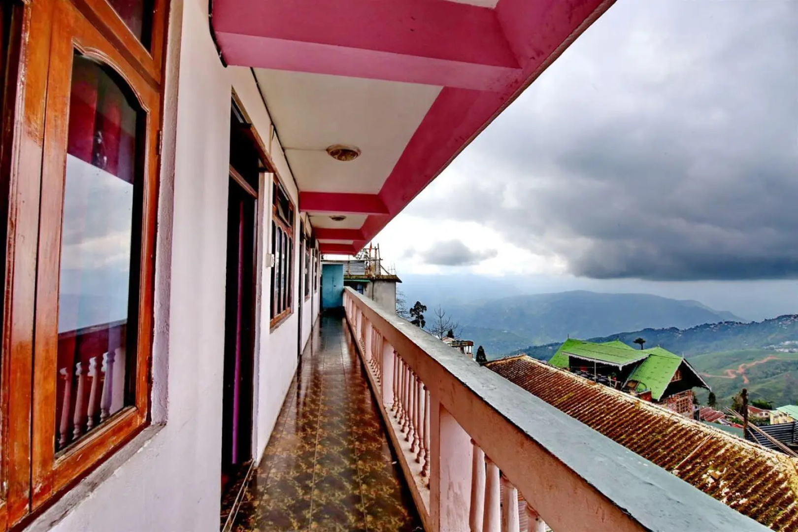 Bon's Central View