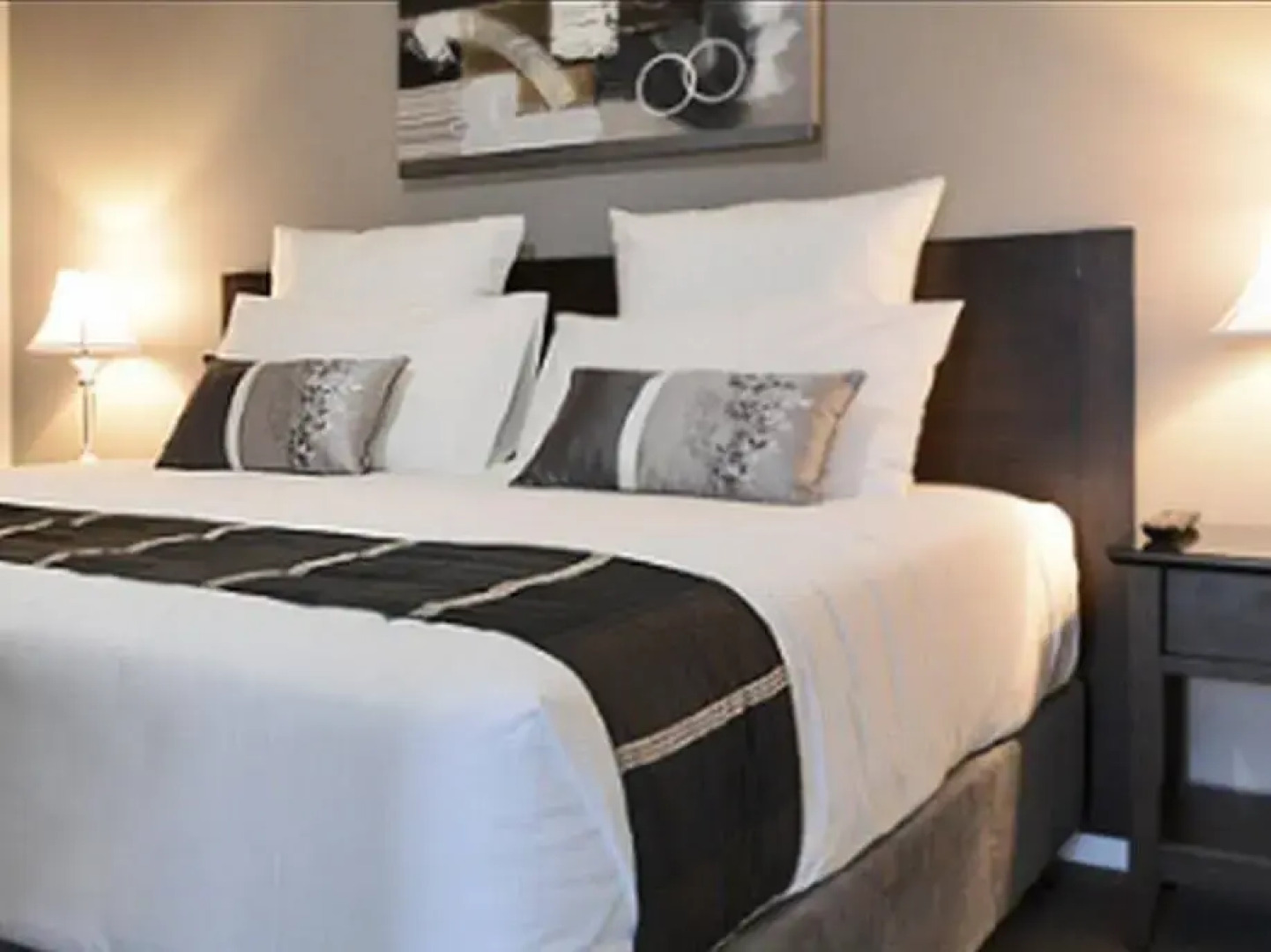 Aastro Dish Motor Inn