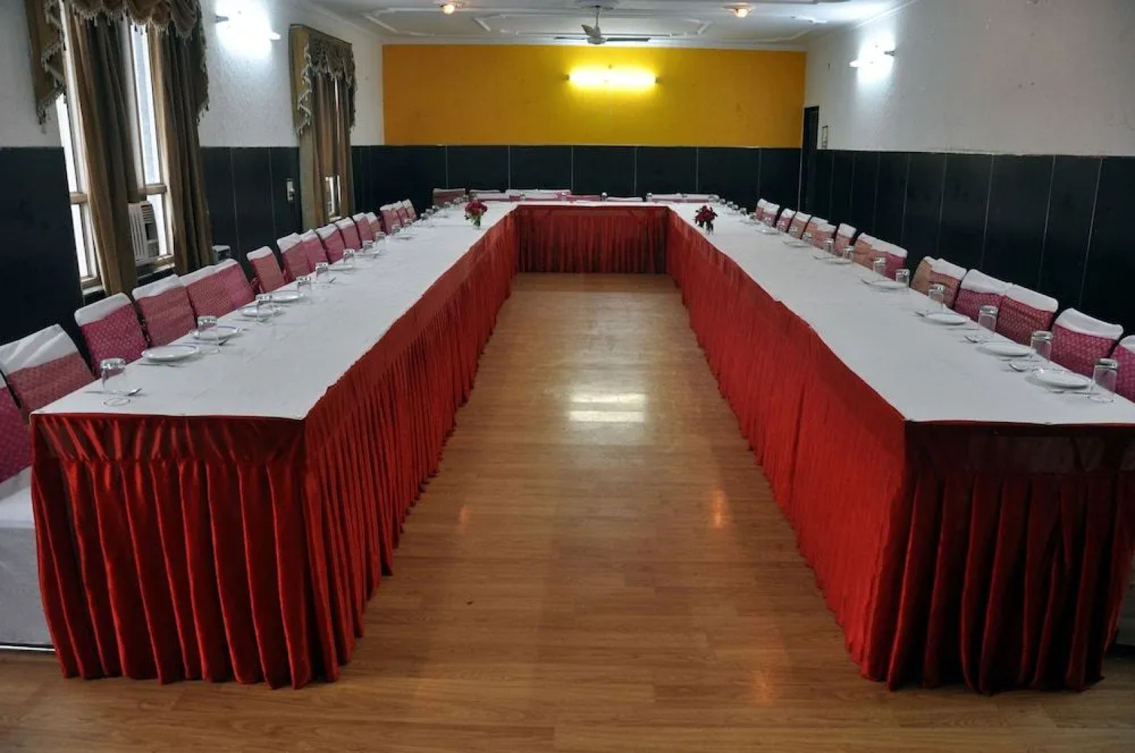 Hotel Goverdhan Palace