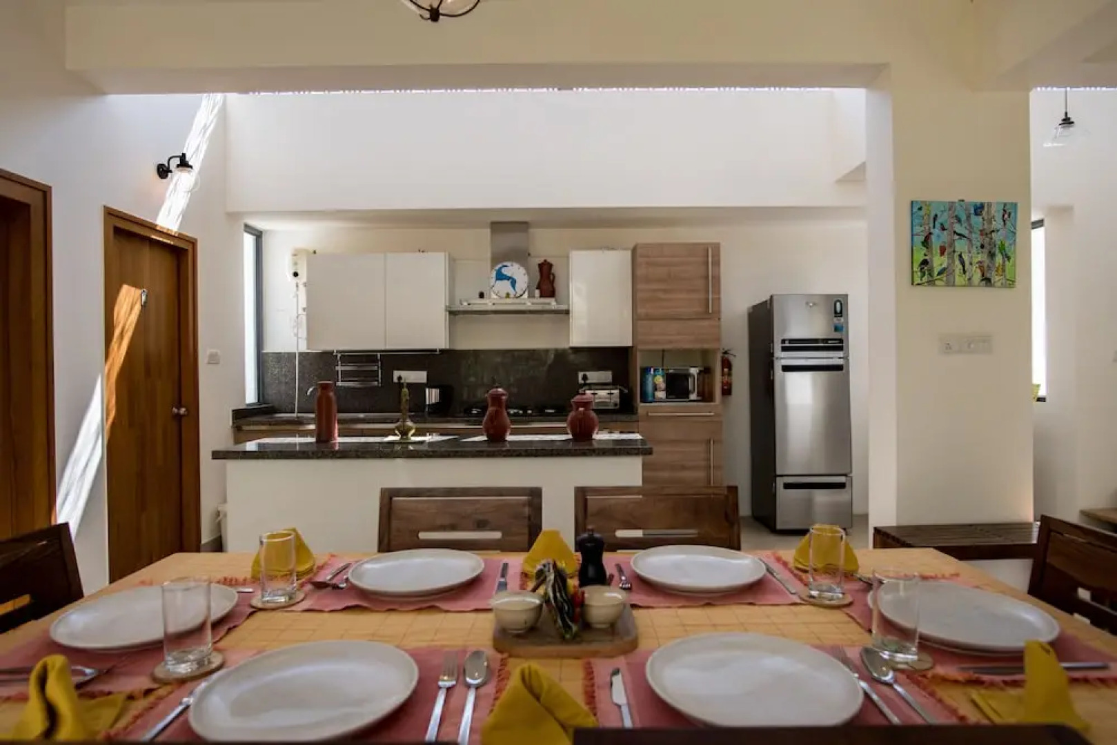 Davey's Townhouse by Vista Rooms