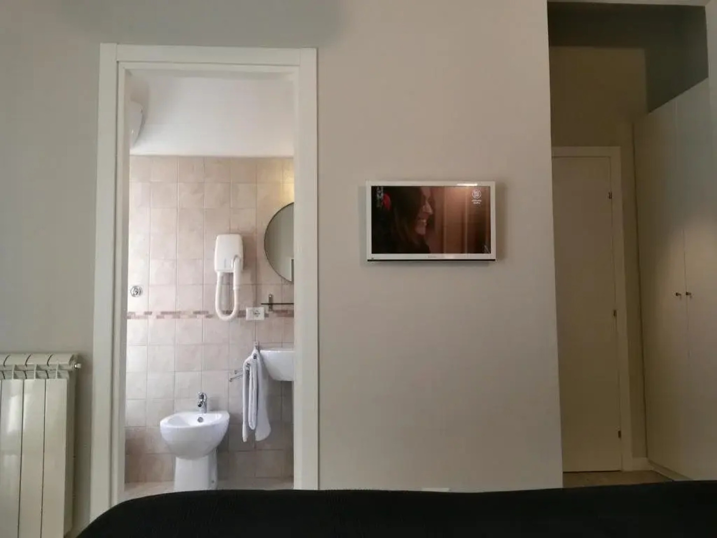 Bed & Breakfast 3Under