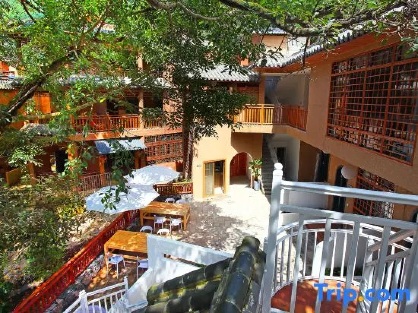 guangnan bamei moxi inn