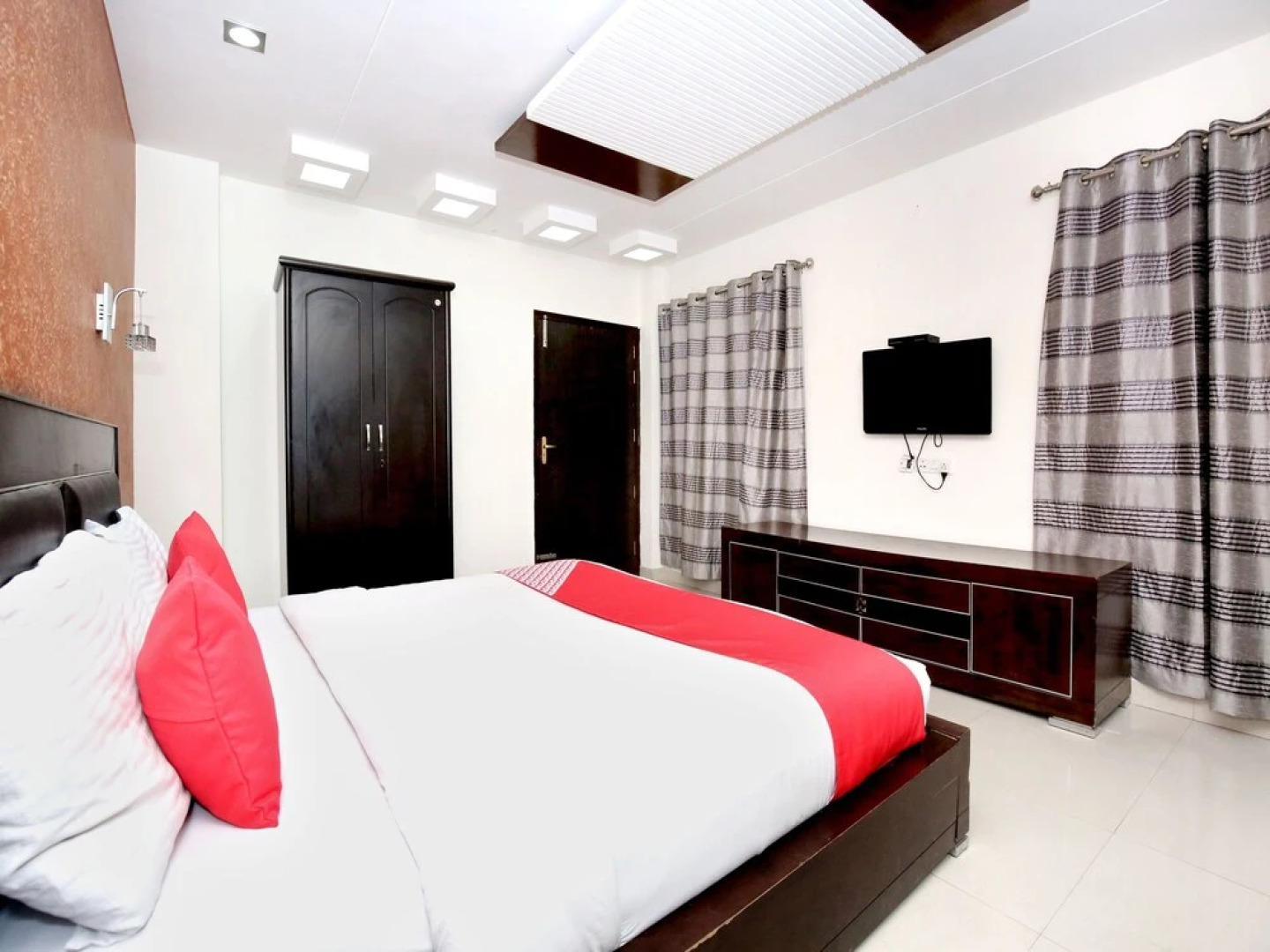 OYO 12188 Home Modern 2BHK Kalka Shimla Highway