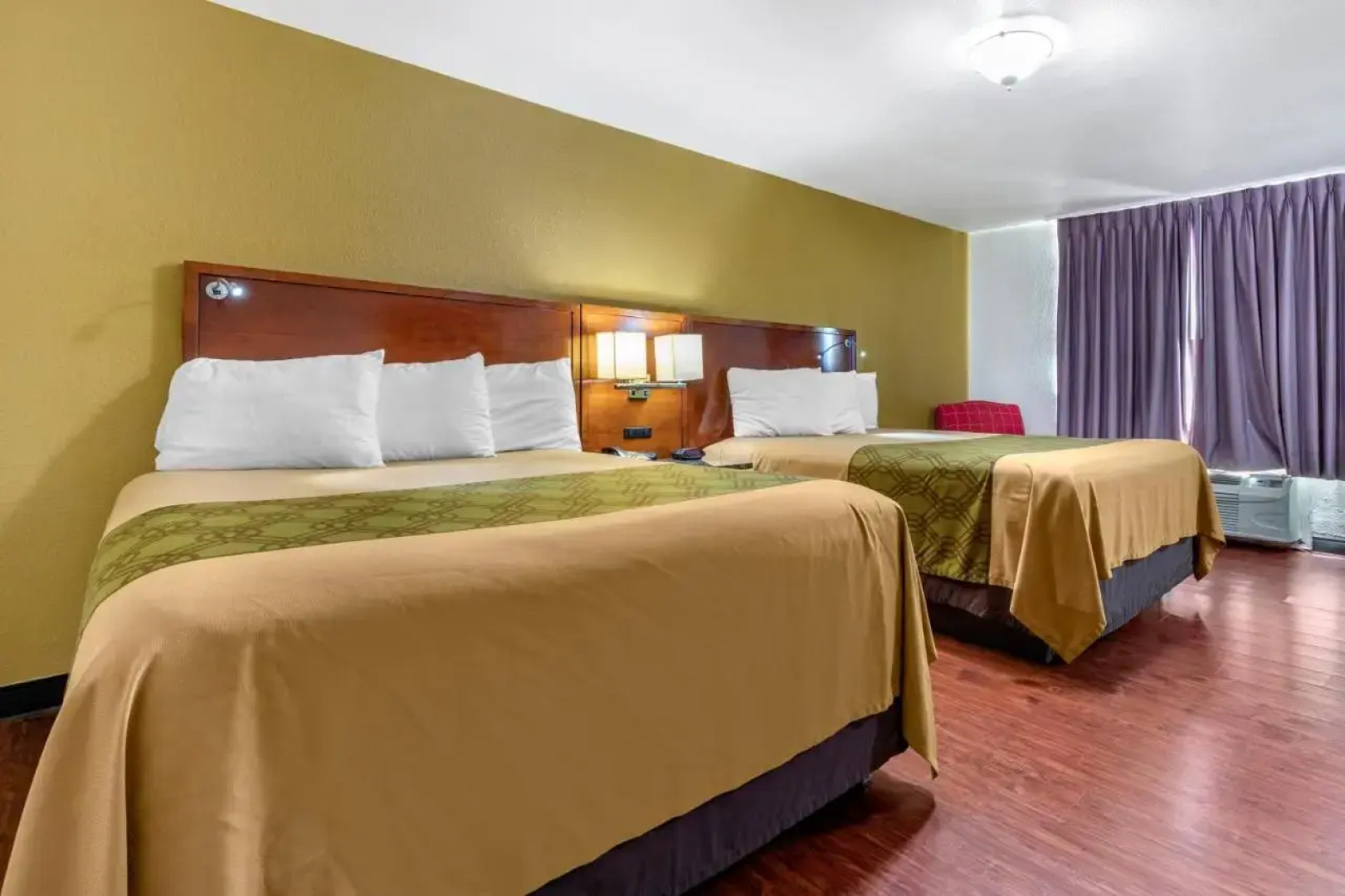 Days Inn and Suites - Tyler