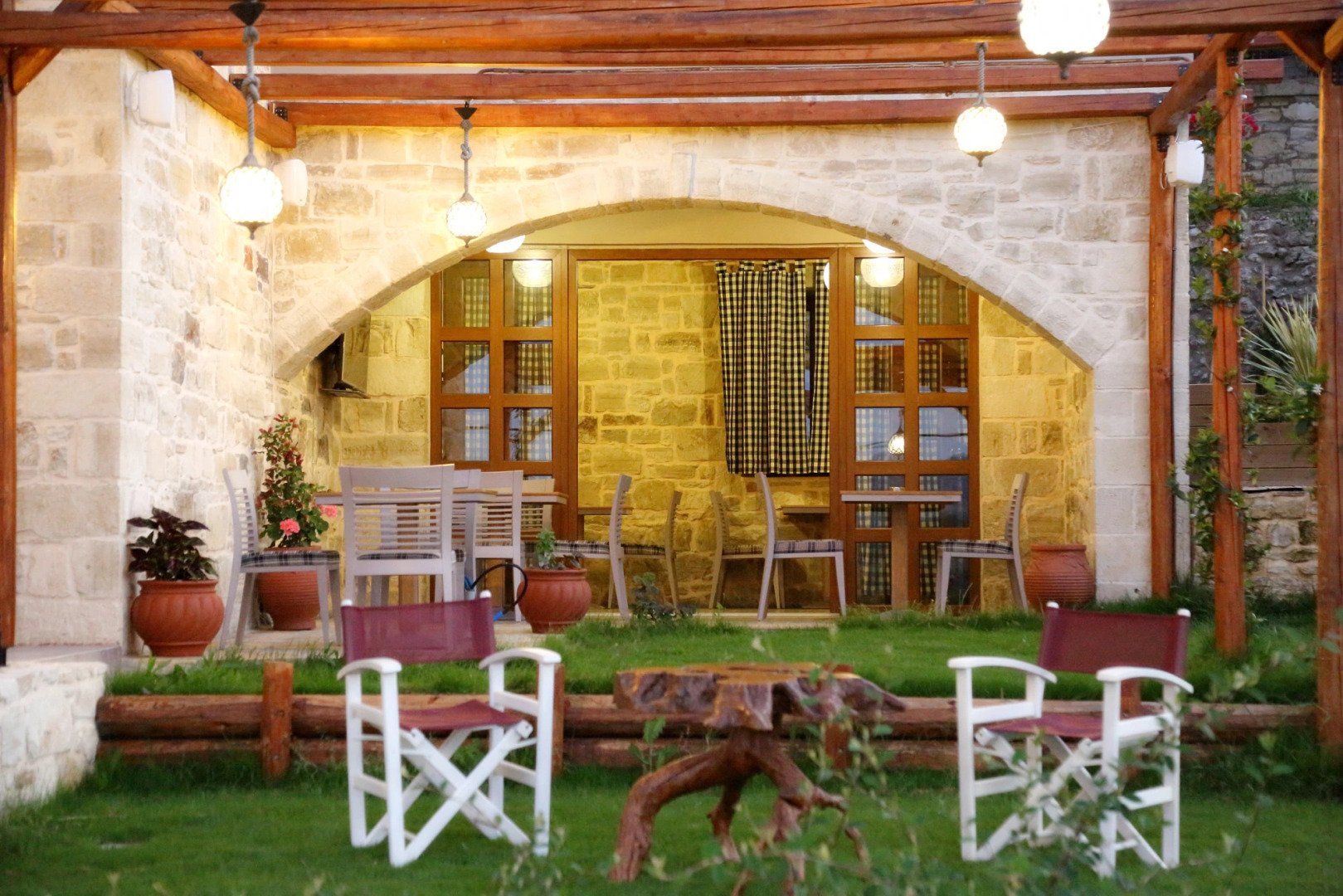 Asion Lithos - Deluxe Studio