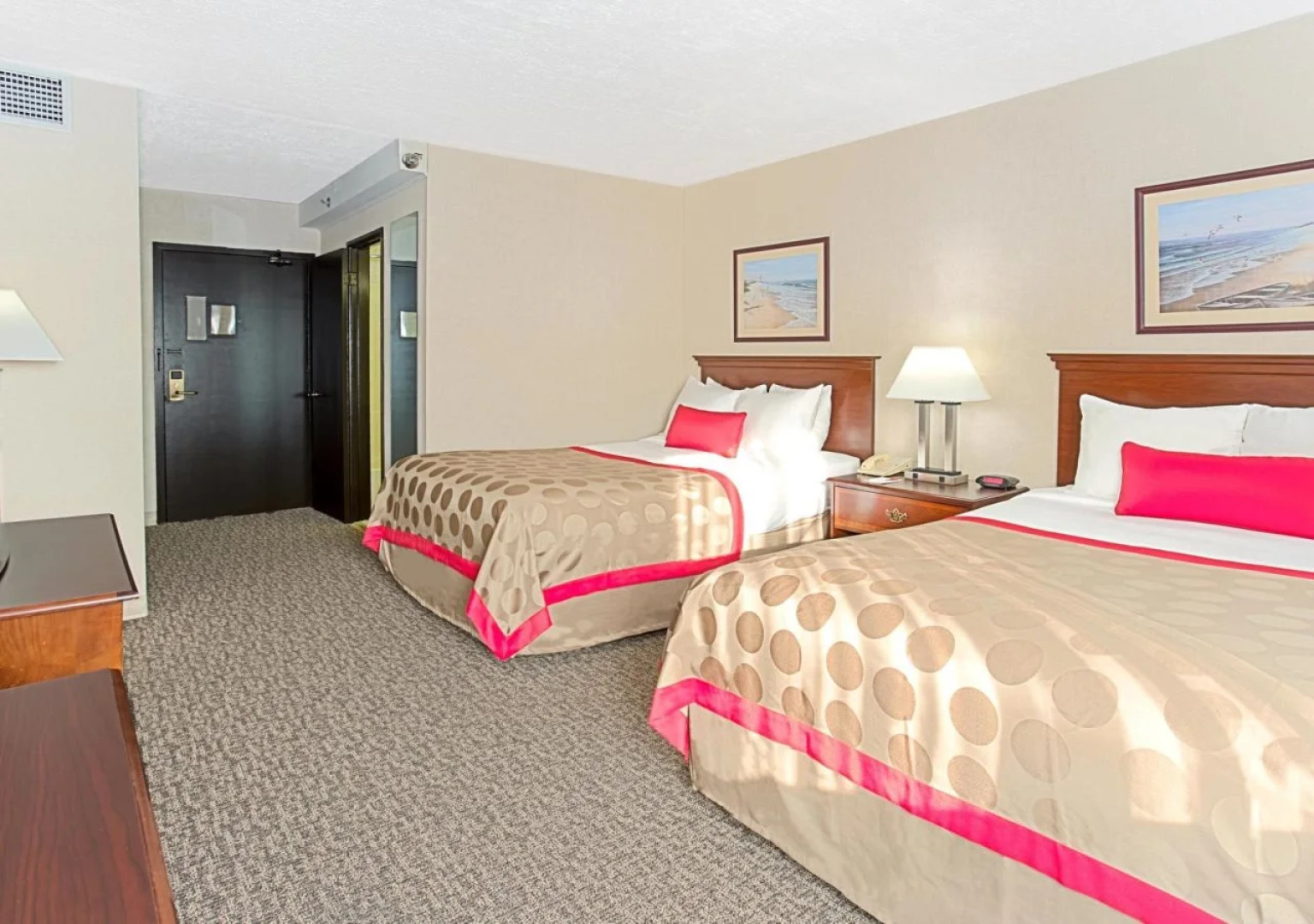 Ramada by Wyndham Waukegan/Great Lakes