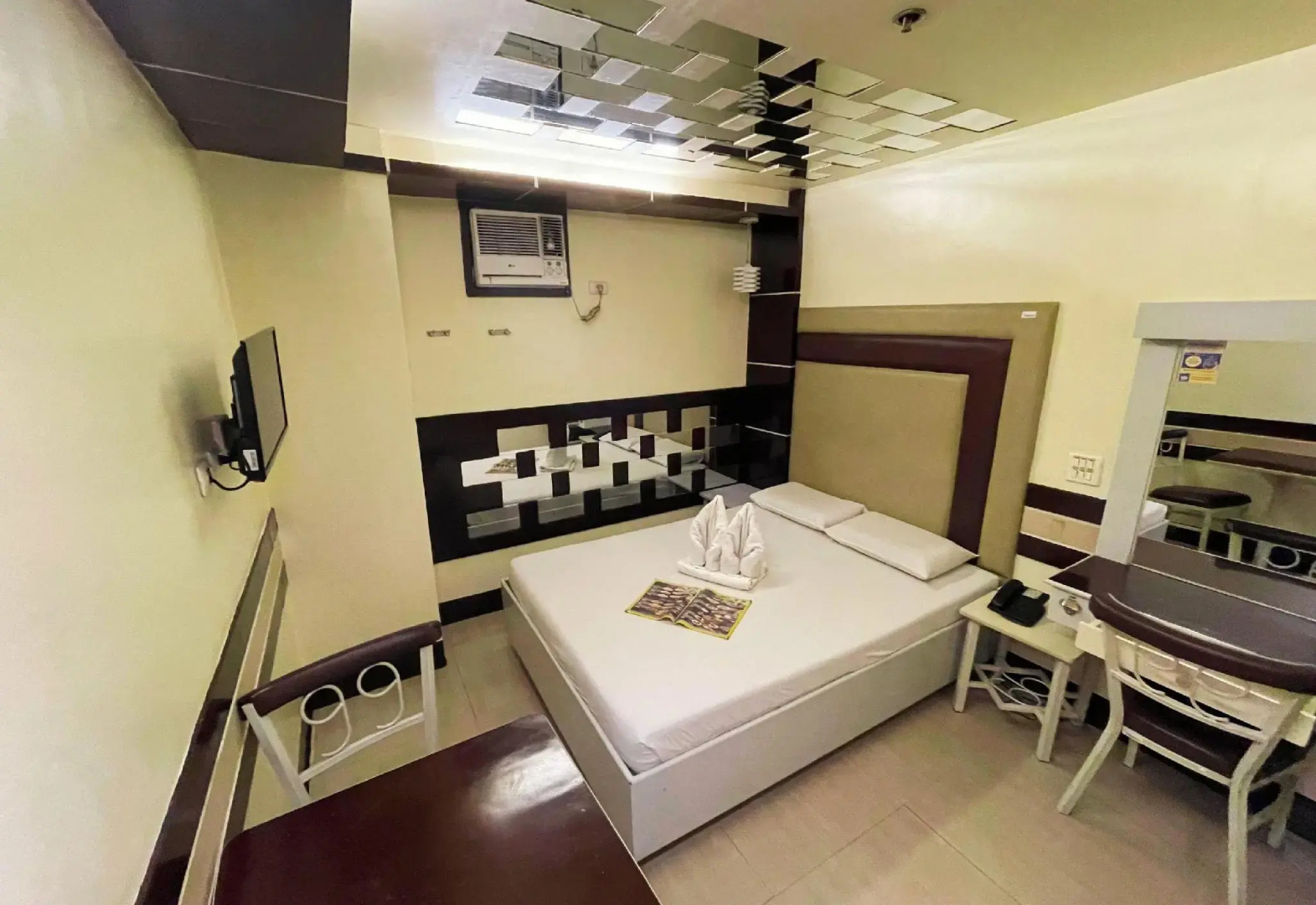 Hotel 99 Monumento Caloocan