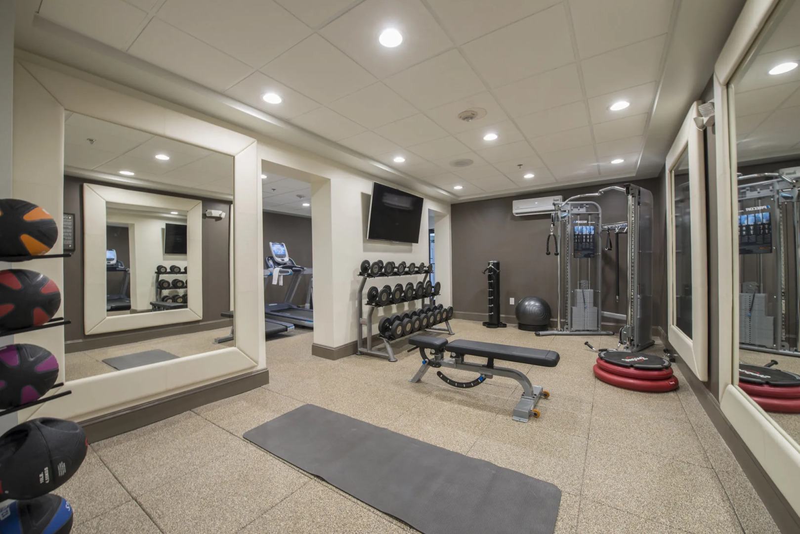 DoubleTree by Hilton Winston Salem - University