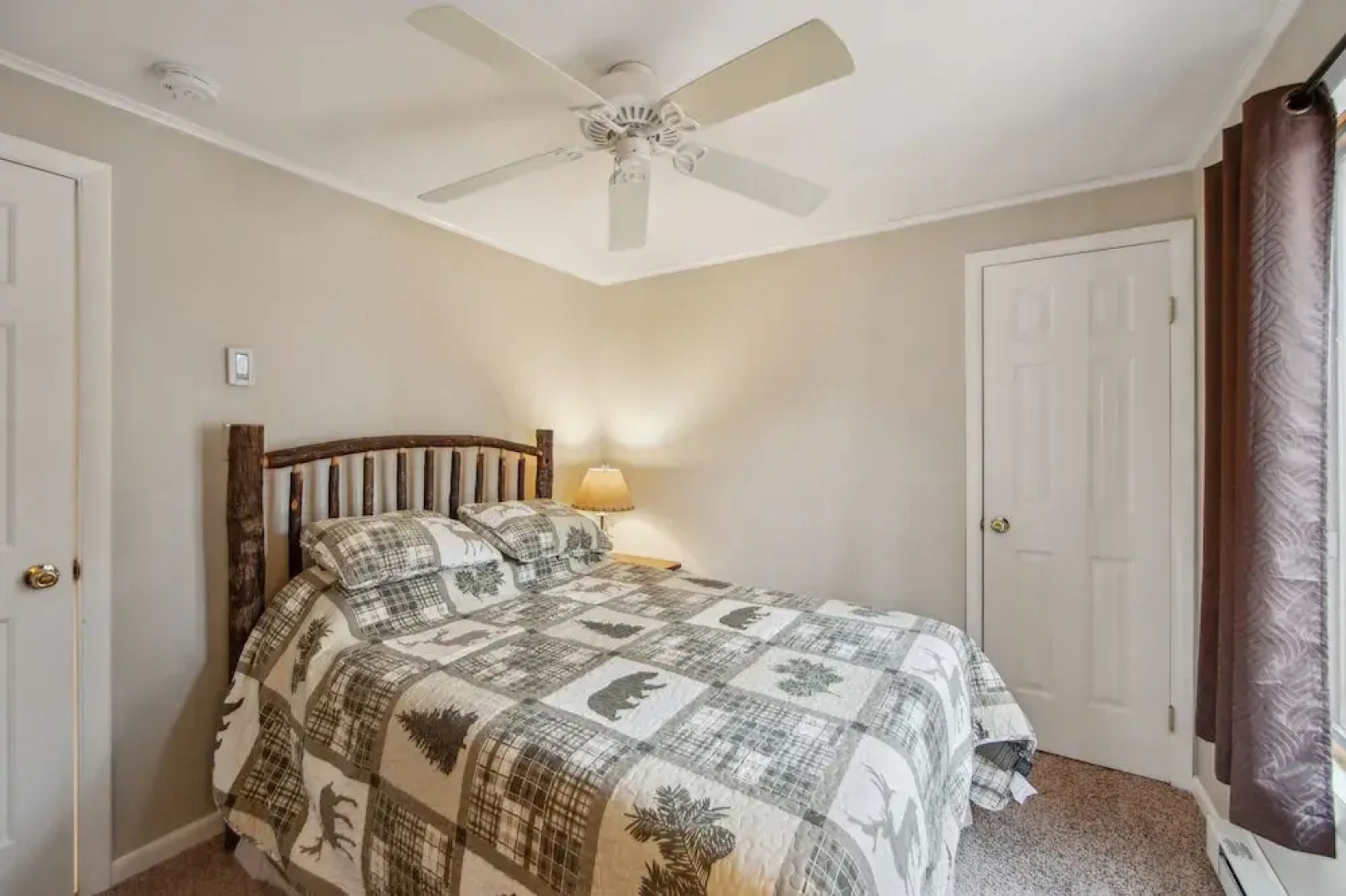 Freebern 18B - Renovated one-of-a-kind with Adirondack style 3 Bedroom Townhouse by The Summit at Gore Mountain