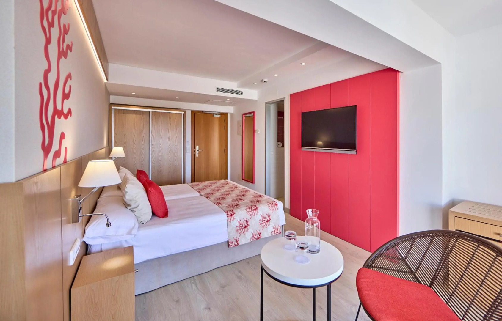 Universal Hotel Perla