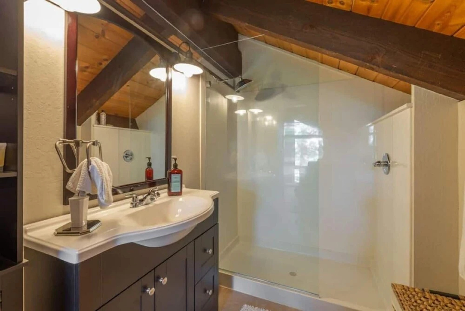 North Lake Blvd Criterion 3 - Pinegrove