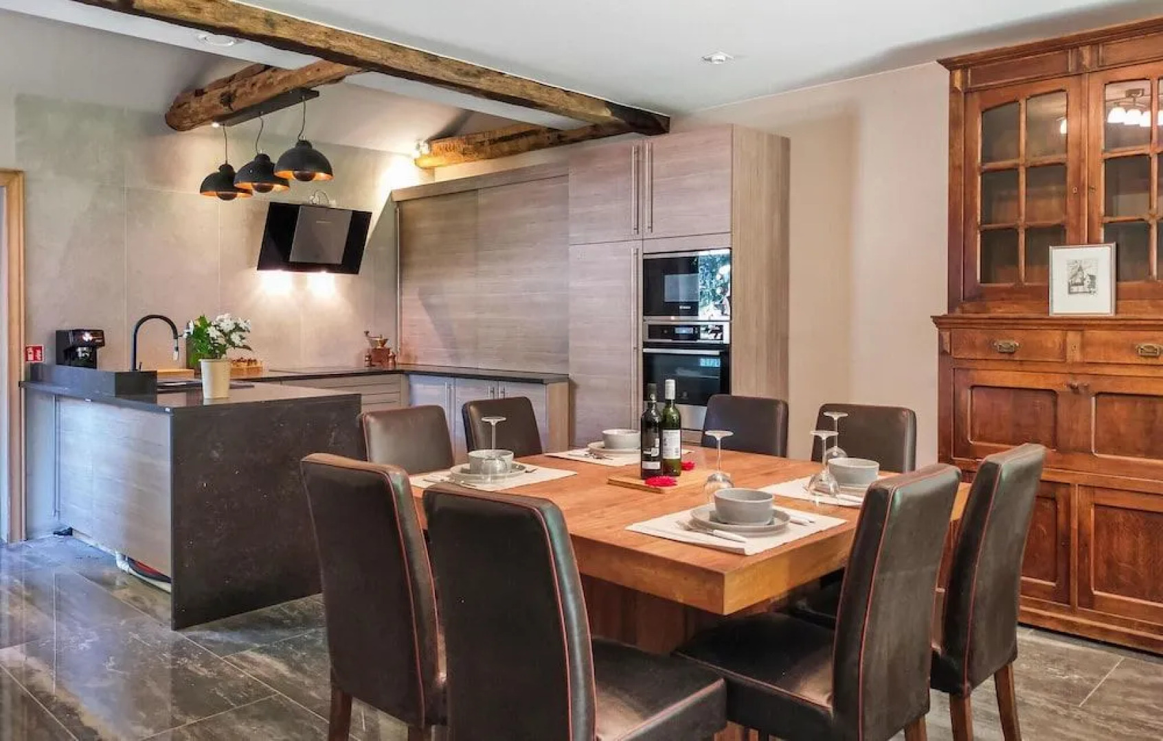 Nice Home in Knesselare With 6 Bedrooms and Wifi