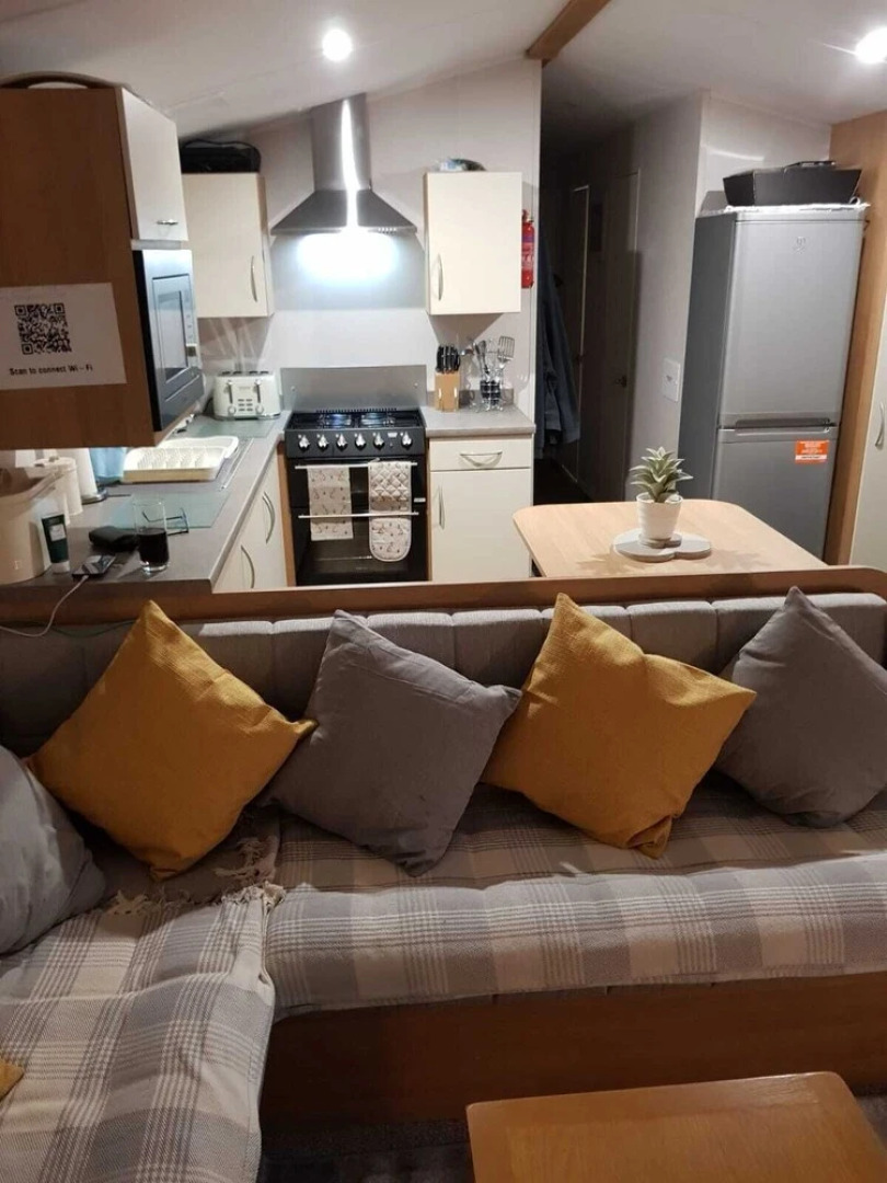 8 Berth Pet Friendly New Caravan in Towyn, Wales