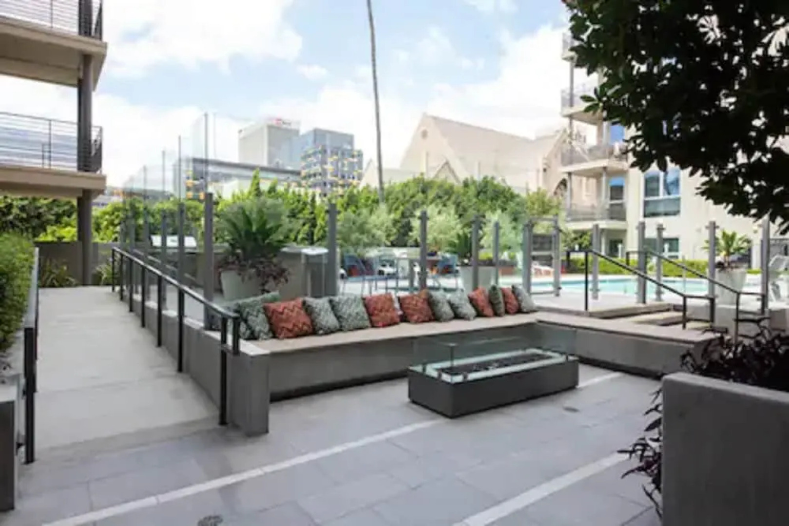 Downtown LA Fully Furnished Apartment